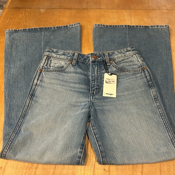 Wrangler Wanderer 622 High Rise Flare Jean size 25 : 32 NWT - Picture 5 of 11